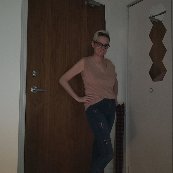 Meet your Posher, Stephanie - Picture 12 of 16